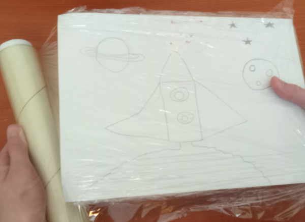 랩으로 그림 감싸기
