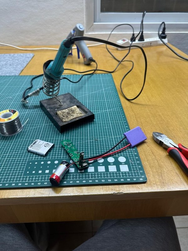 Vape Battery를 더미 어댑터에 연결하세요