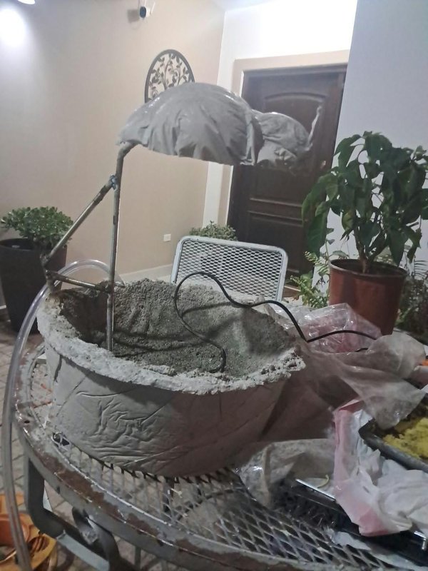 두 구조물을 서로 용접하십시오