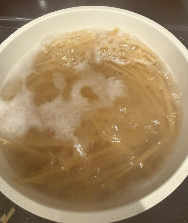 파스타를 요리하세요.