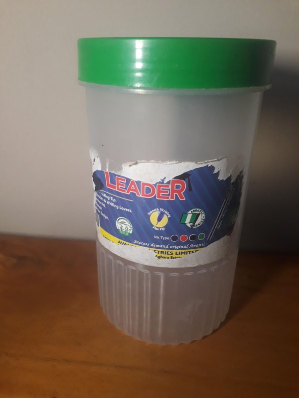 블렌더 컵으로 사용할 적합한 플라스틱 용기 선택하기