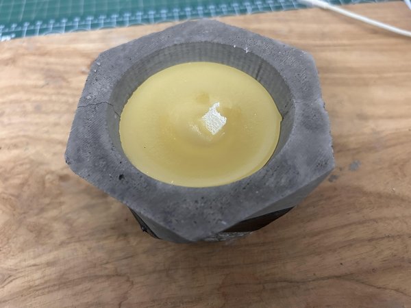 소개: 간단한 DIY: 3D 프린팅으로 직접 만든 맞춤형 몰드를 사용해 현대적인 기하학적 모양의 콘크리트 향초 만들기 [Fusion 360 및 STEP 파일 포함]