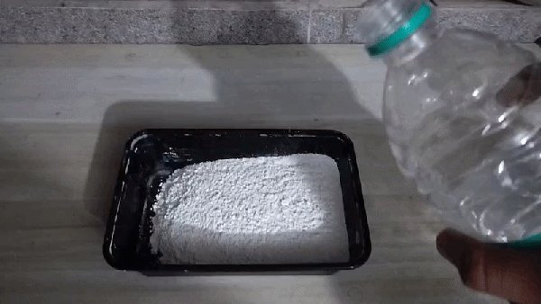 시멘트를 섞고 부어주세요
