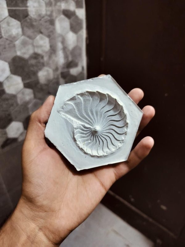 경화 및 탈형