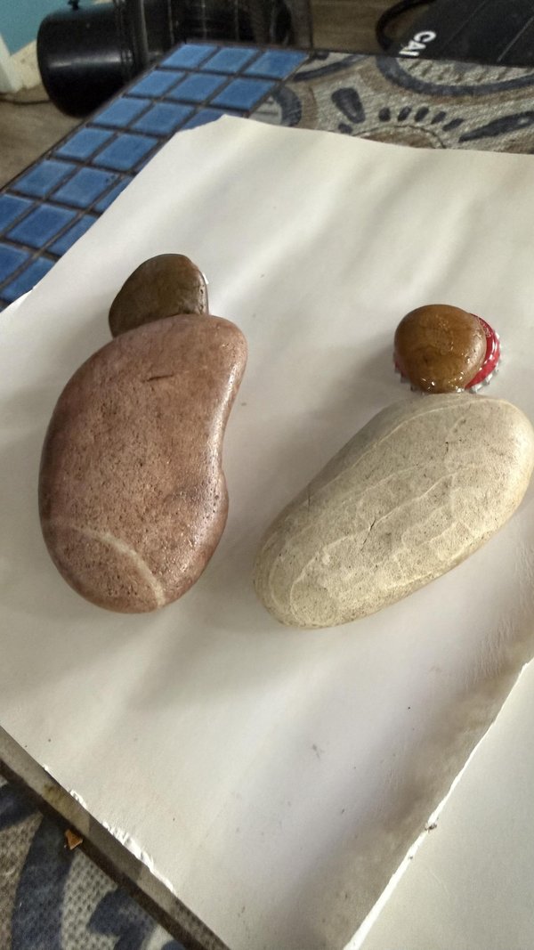 돌을 서로 붙입니다
