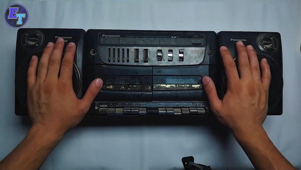 분해, 정밀 세척 및 보드 수준 수리