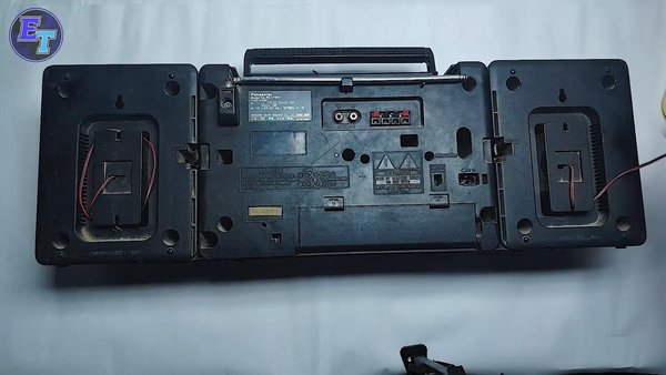 분해, 정밀 세척 및 보드 수준 수리