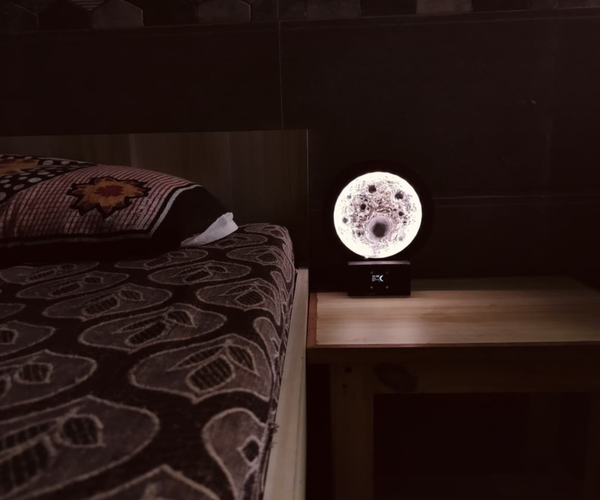 소개: LUNARA — 살아 있는 달