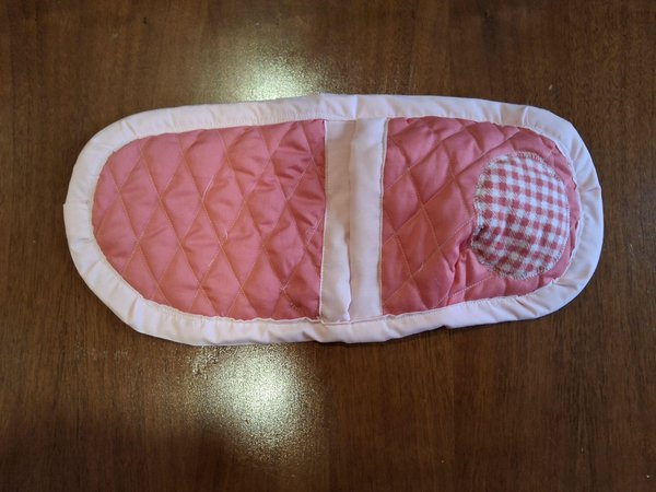 위쪽과 아래쪽 조각을 함께 꿰매고 바인딩하기