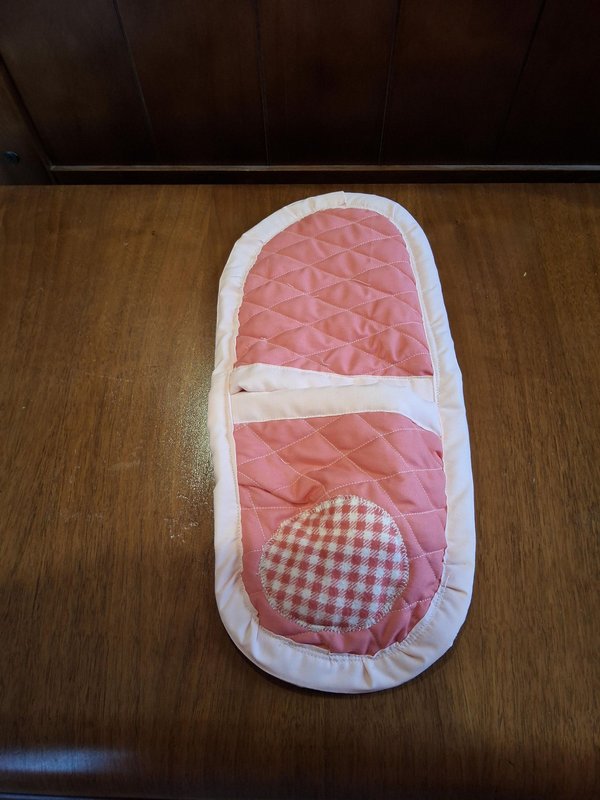 위쪽과 아래쪽 조각을 함께 꿰매고 바인딩하기
