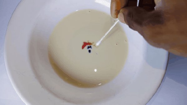 소개: 컬러 칵테일 실험실: 색상 혼합 및 마법의 우유 과학