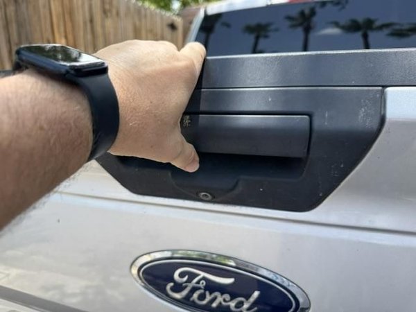 소개: F150 테일게이트 릴리스 핸들 DIY 수리 방법